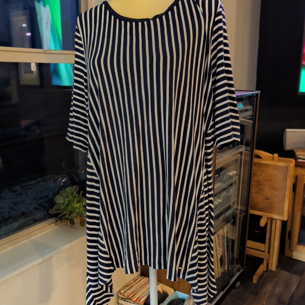 Tommy Hilfiger Women's Size XL Striped Navy & White Tunic Top Short Sleeves